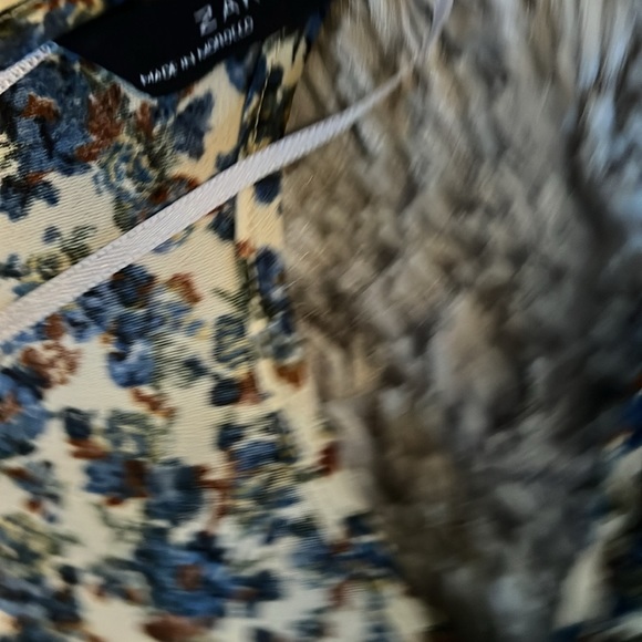 Blouse • Flowers on top 🔝 - Picture 6 of 10